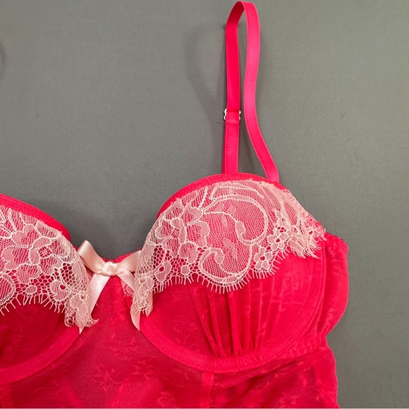Victoria’s Secret pink and cream lacy chemise lingerie, 34B. - Picture 3 of 7